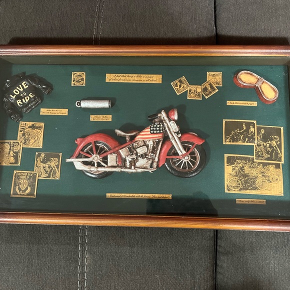 Harley-Davidson shadow box - Picture 2 of 2